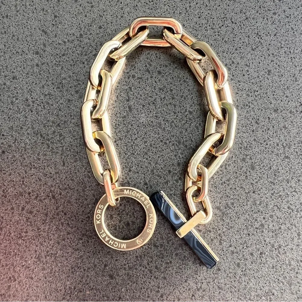 MICHAEL KORS Resin Toggle Link Bracelet